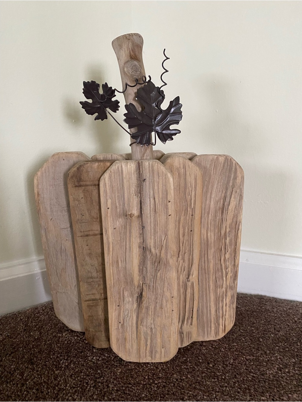 Rustic Natural Wood Pumpkin Décor with Metal Dark Leaf Accent